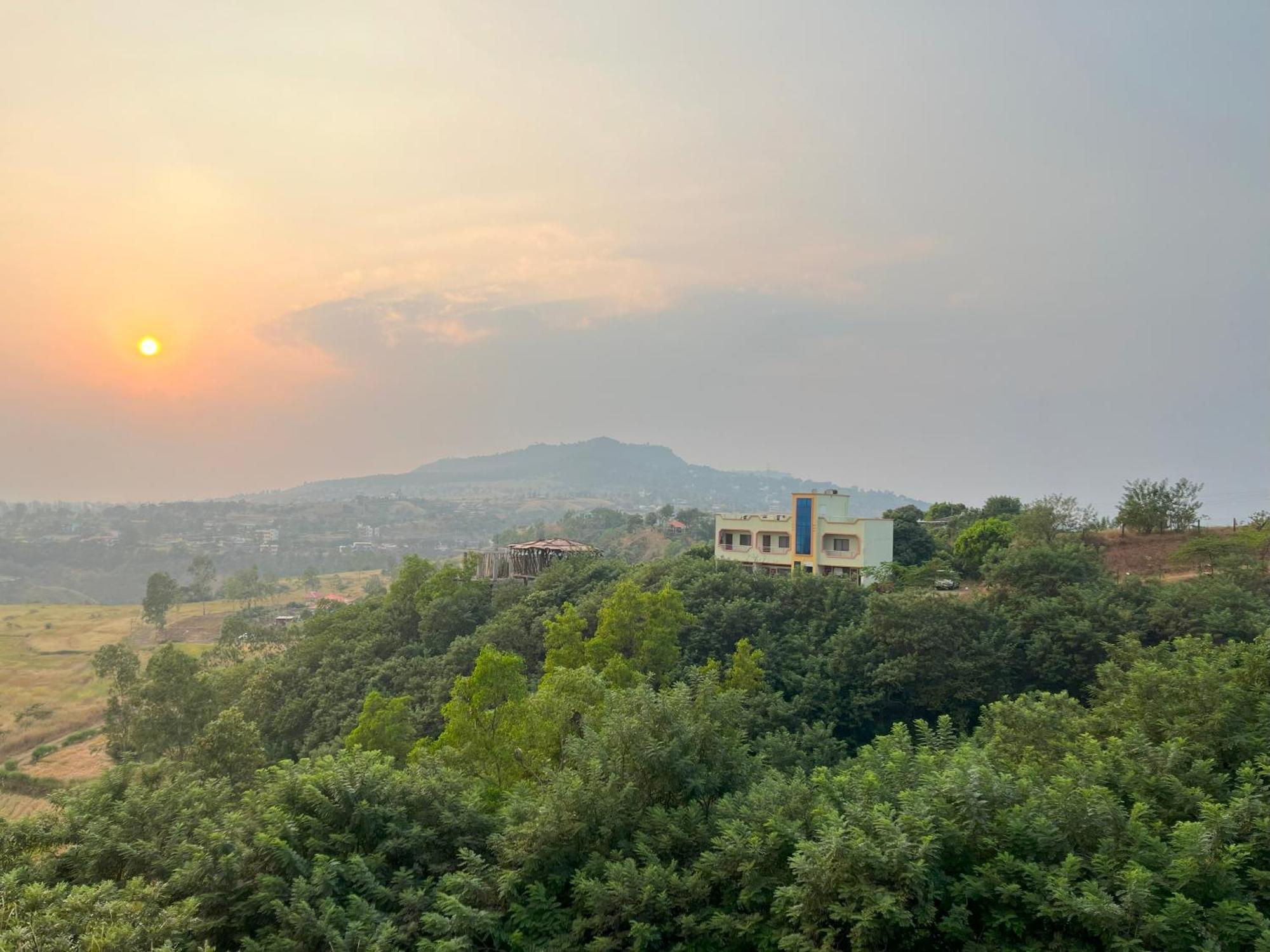 Anand Valley Hotel Panhāla Extérieur photo